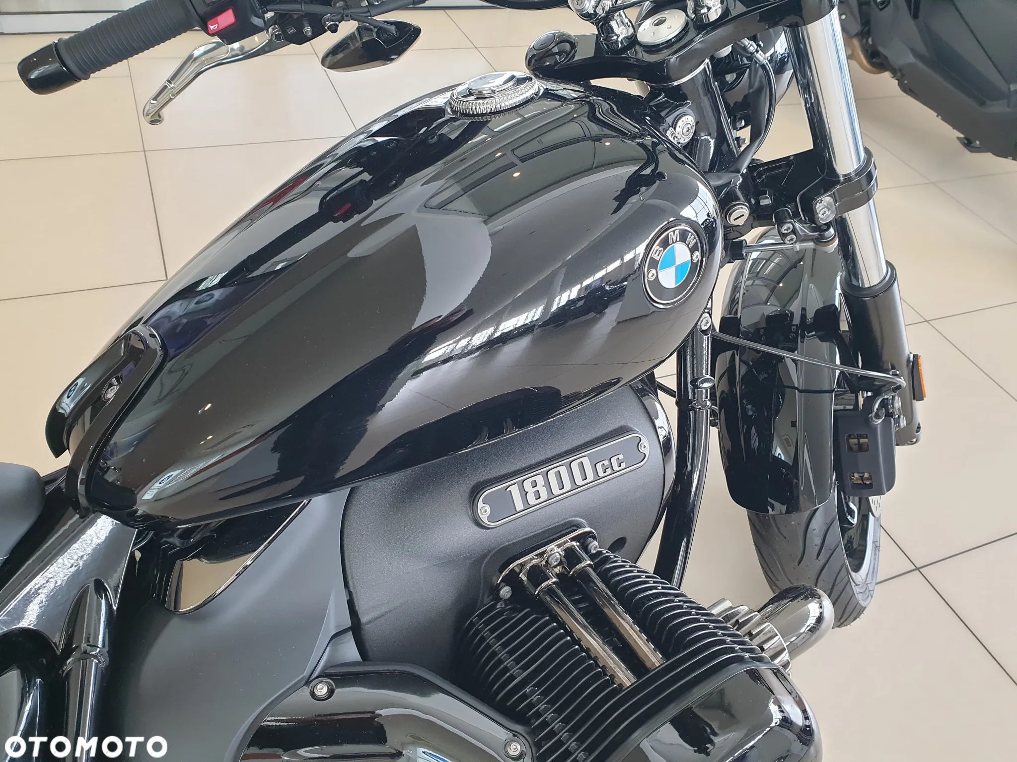 BMW R - 8