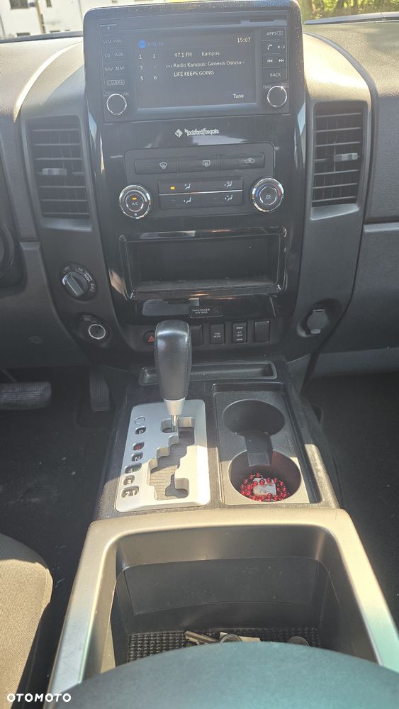 Nissan Titan 5.6 V8 LE Crew Cab - 26
