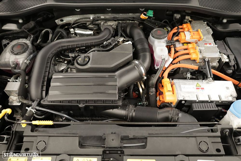 Cupra Formentor 1.5 e-Hybrid DSG - 24