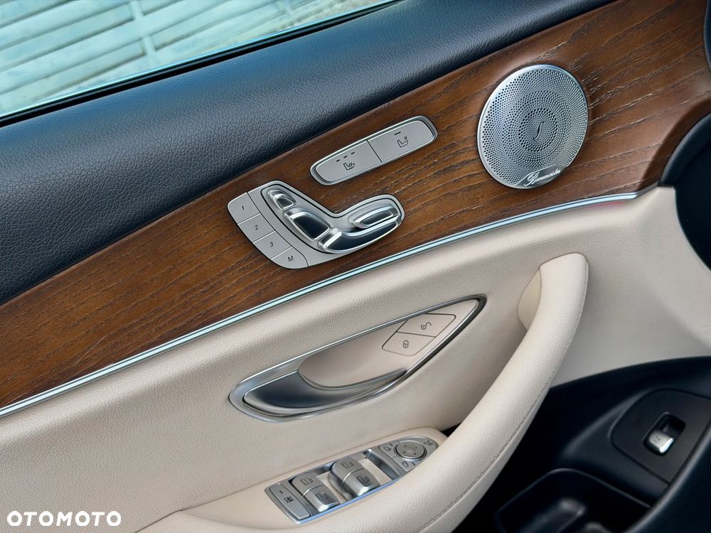 Mercedes-Benz Klasa E 300 9G-TRONIC AMG Line - 15