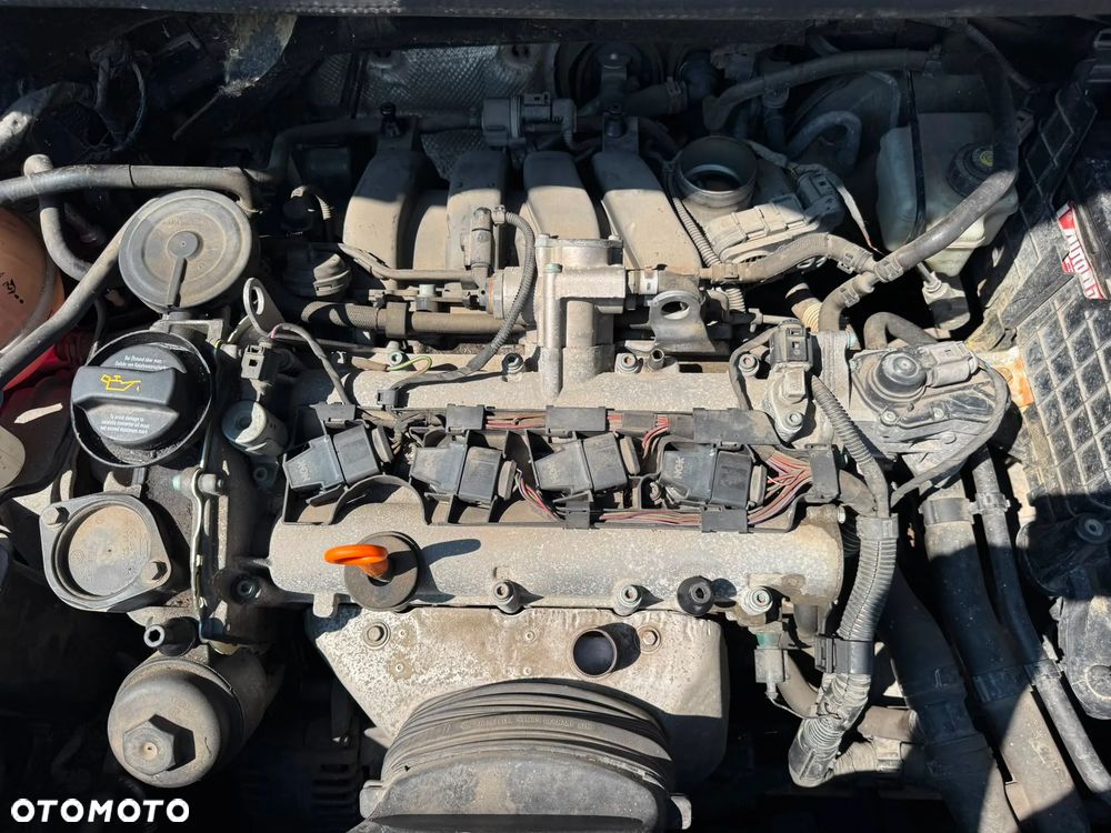 Volkswagen  Golf SILNIK 1.6 fsi benzyna BLF - 1