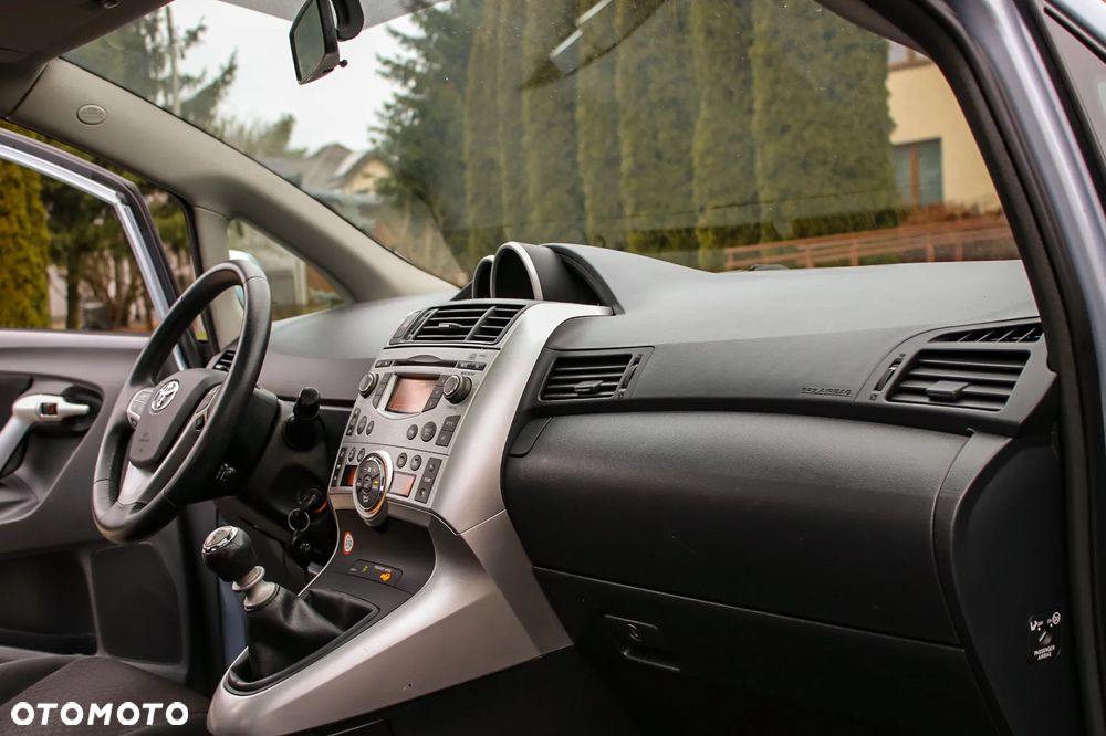 Toyota Verso 2.0 D-4D Executive - 21