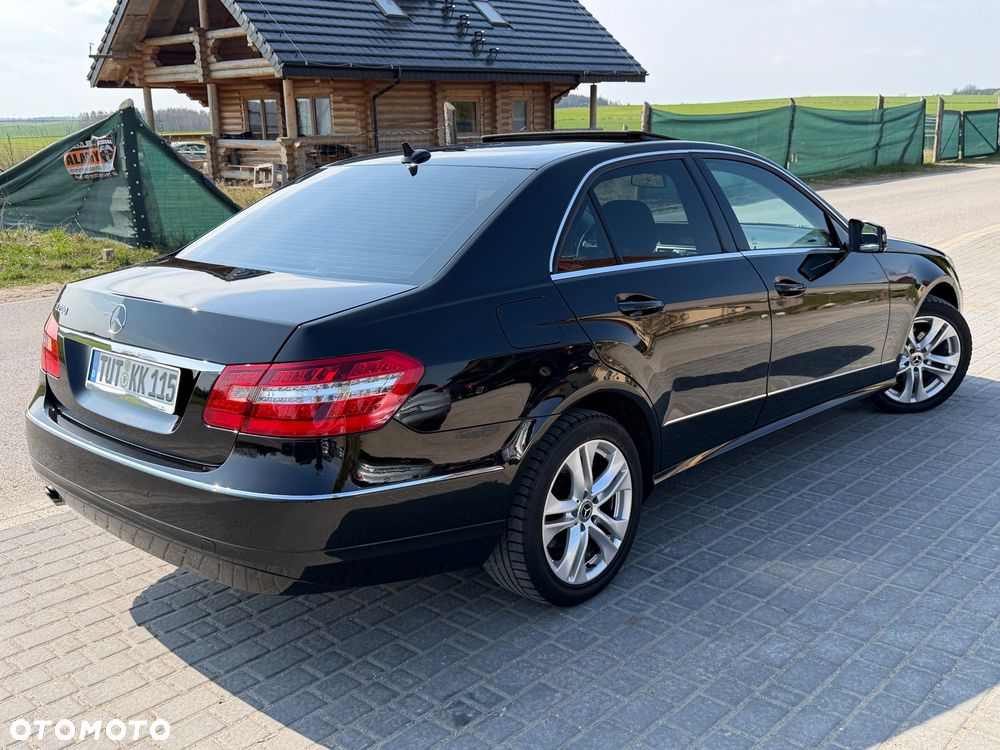 Mercedes-Benz Klasa E 200 CGI BlueEFFICIENCY 7G-TRONIC Elegance - 4