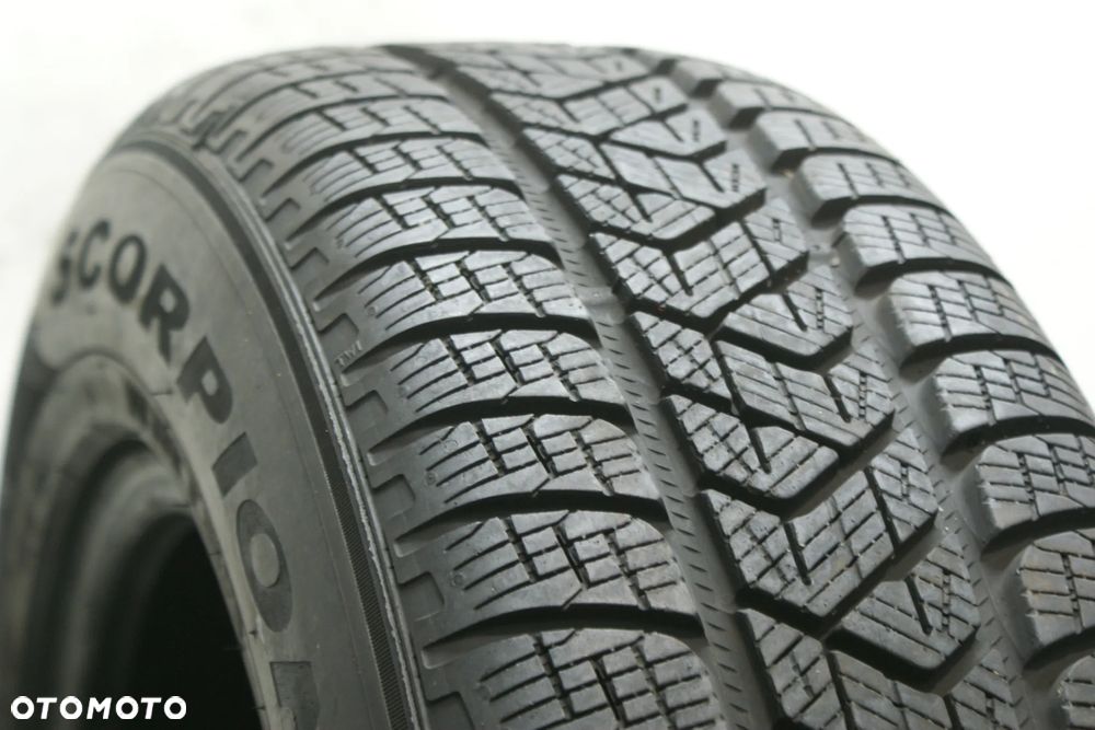 215/65R17 PIRELLI SCORPION WINTER , 7,1mm 2023r A9939 - 2