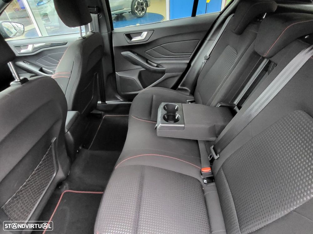 Ford Focus 1.0 EcoBoost MHEV ST-Line X - 10