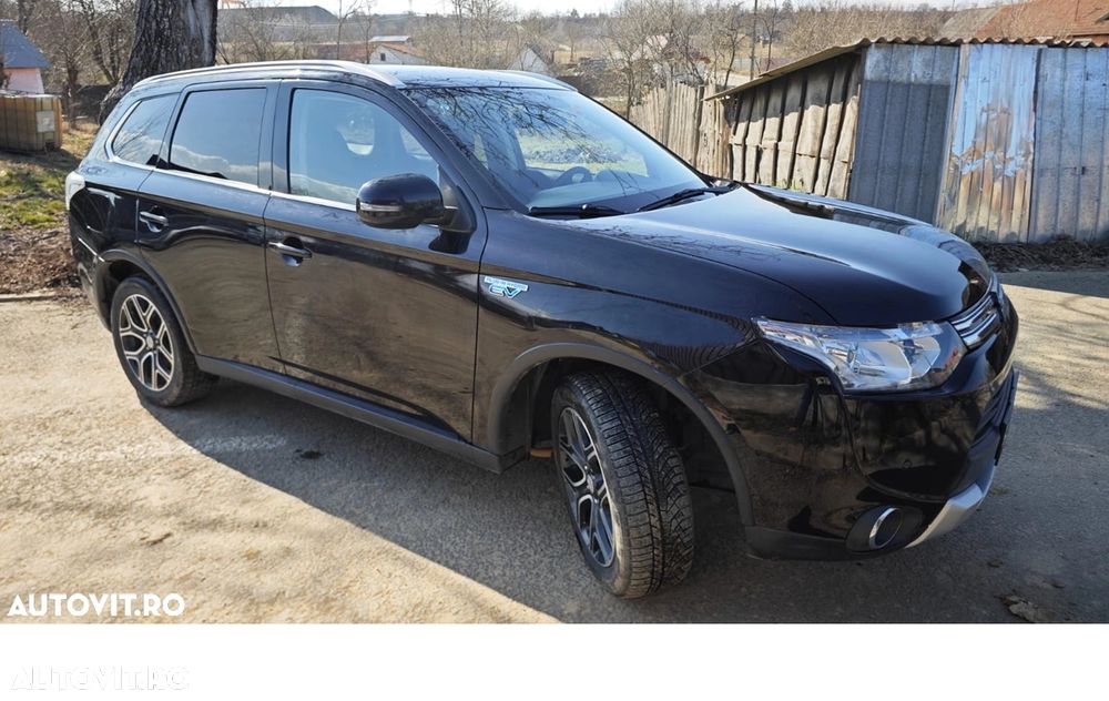Mitsubishi Outlander 2.0 Litre DOHC MIVEC 4WD Instyle Navi - 3