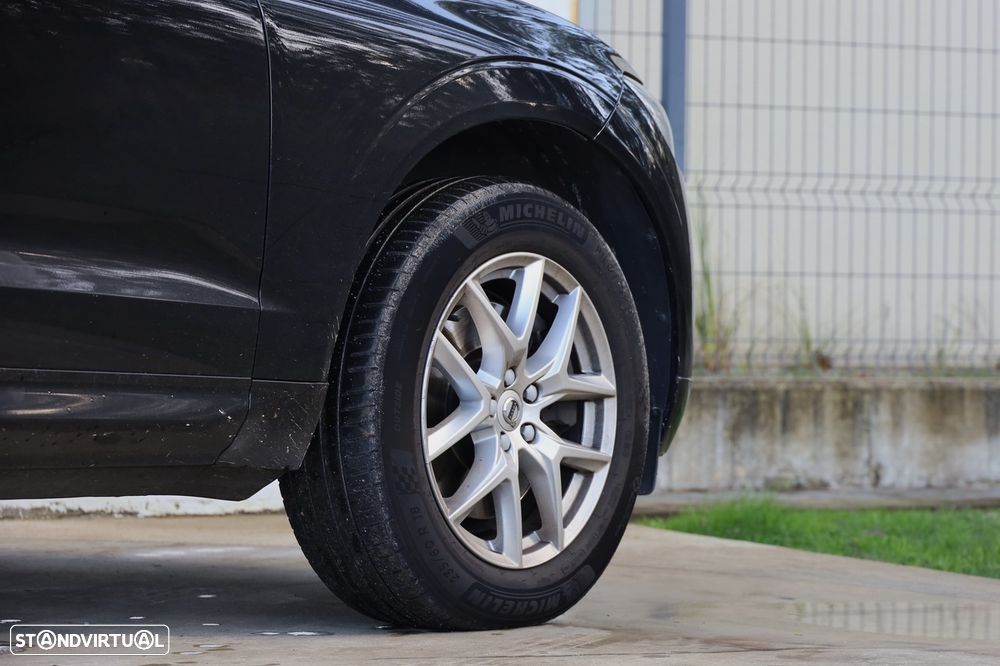 Volvo XC 60 2.0 T8 PHEV Momentum Plus AWD - 7