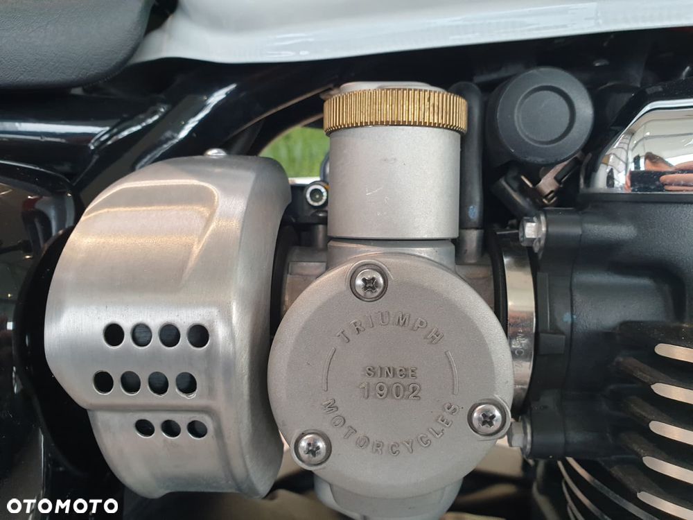 Triumph Bonneville - 36