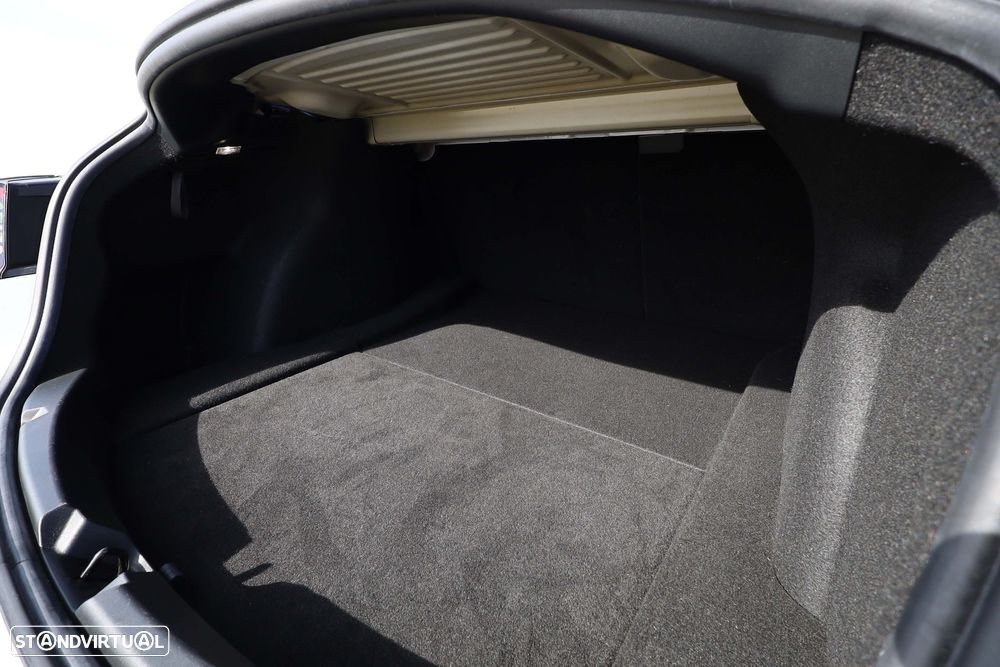 Tesla Model 3 Tração Traseira Standard - 37
