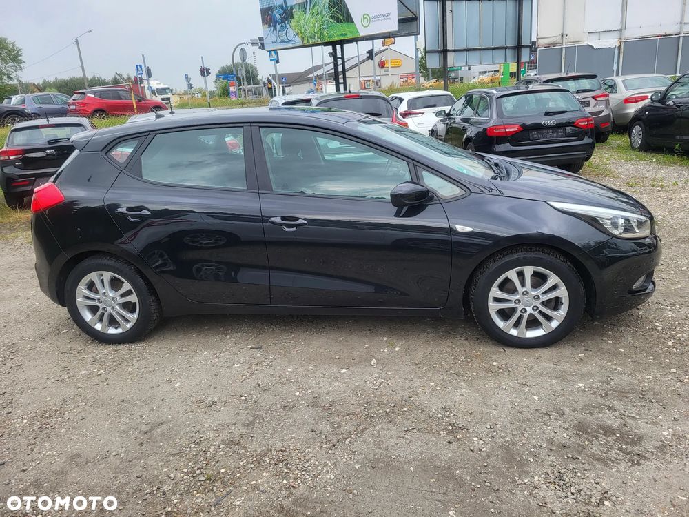 Kia Ceed 1.4 CVVT Dream-Team Edition - 4