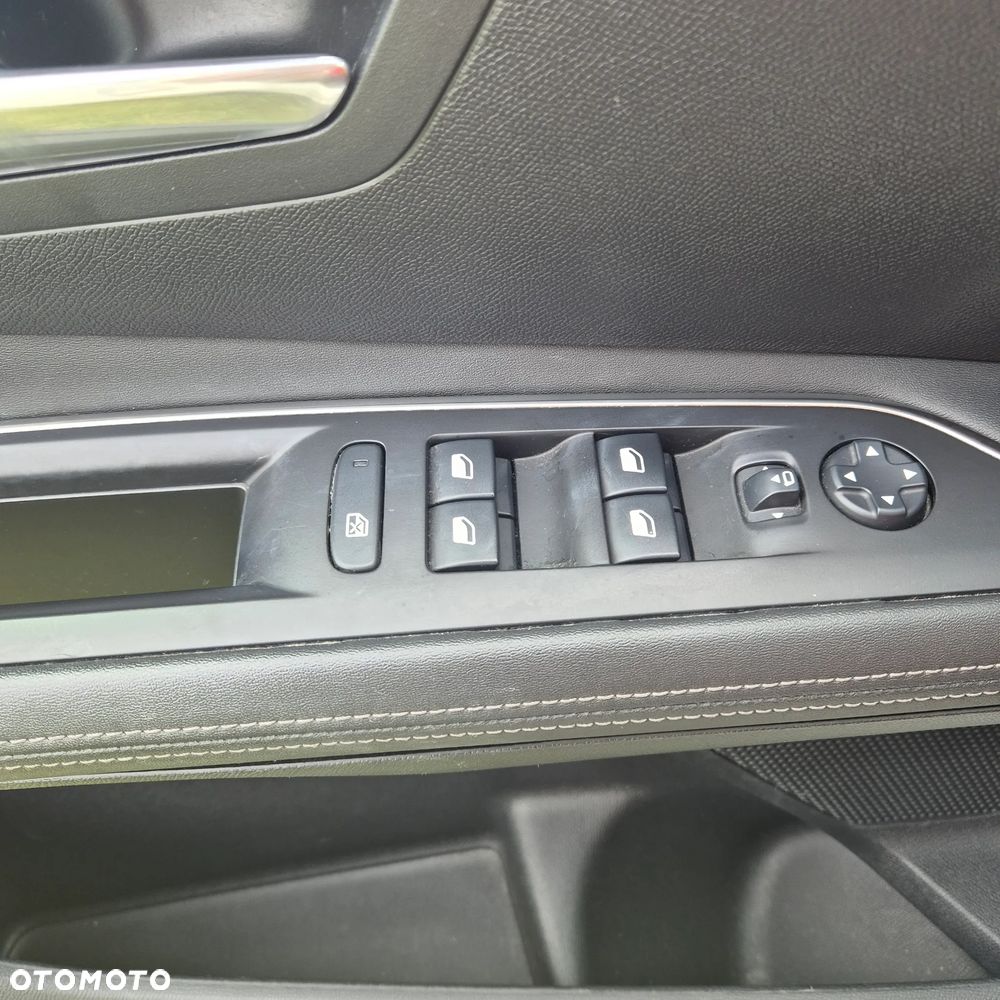 Peugeot 3008 1.2 PureTech Allure S&S - 11
