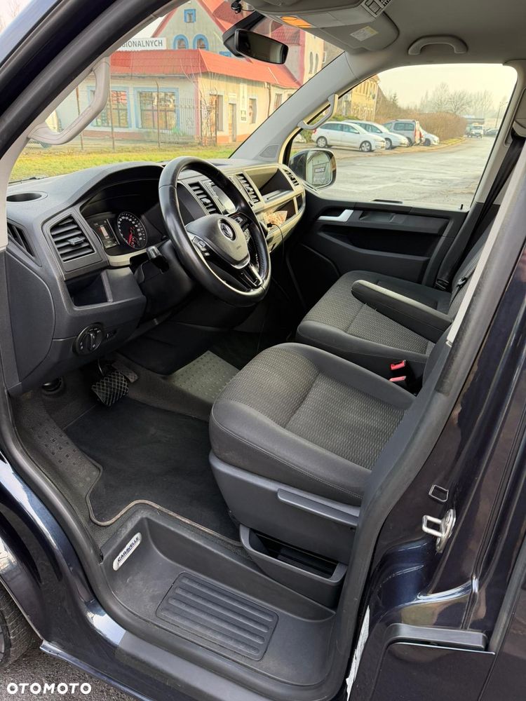 Volkswagen Caravelle - 10