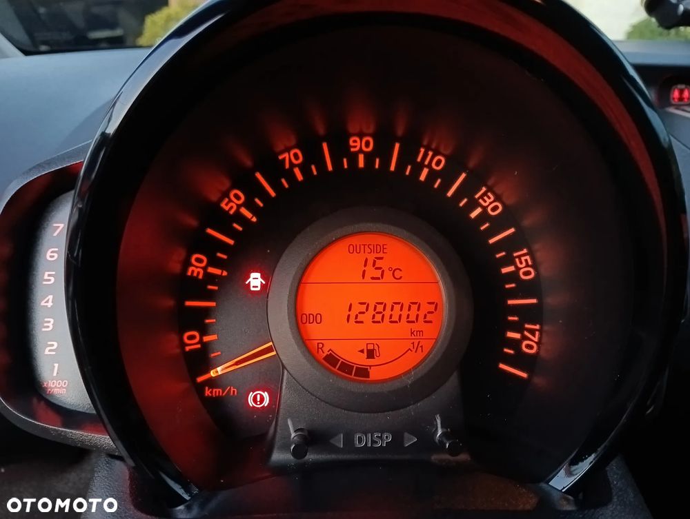Toyota Aygo x-play touch - 19