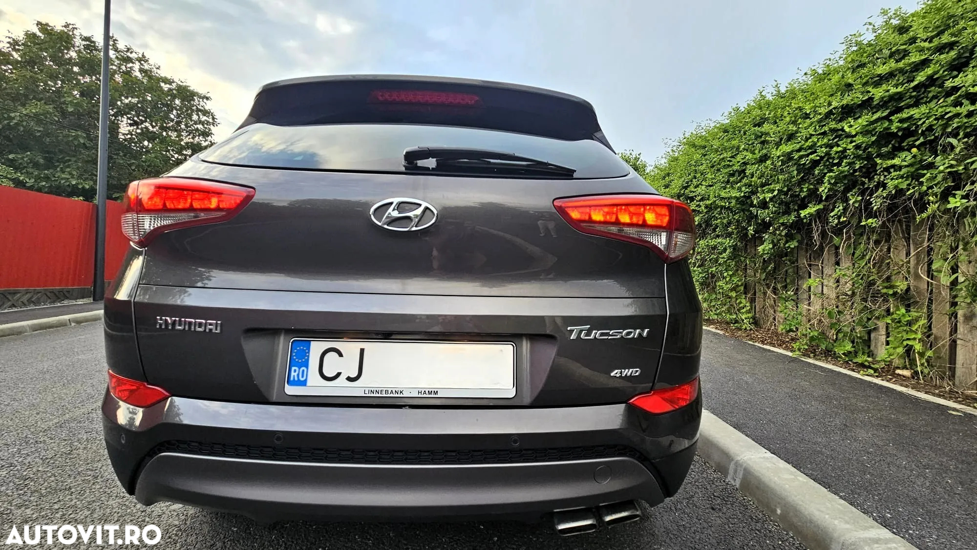 Hyundai Tucson 2.0 CRDI 4WD 6AT Premium+ - 31