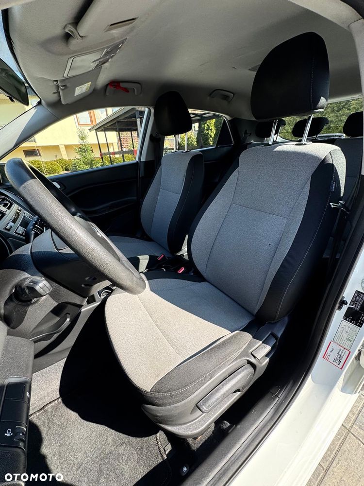 Hyundai i20 blue 1.2 Classic - 17