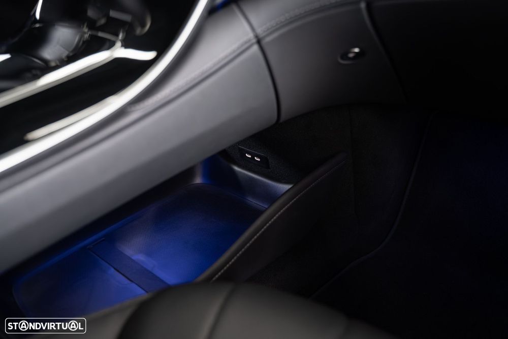 Mercedes-Benz EQE 300 Edition Electric Art - 38