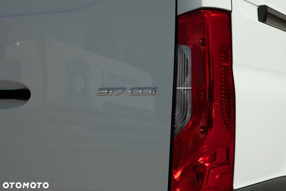 Mercedes-Benz Sprinter - 13