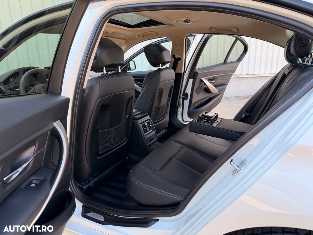BMW Seria 3 320d Sport-Aut. Blue Performance Modern Line - 30