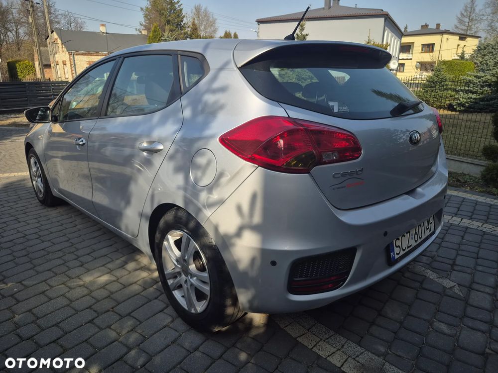 Kia Ceed 1.4 CVVT Dream Team Edition - 5