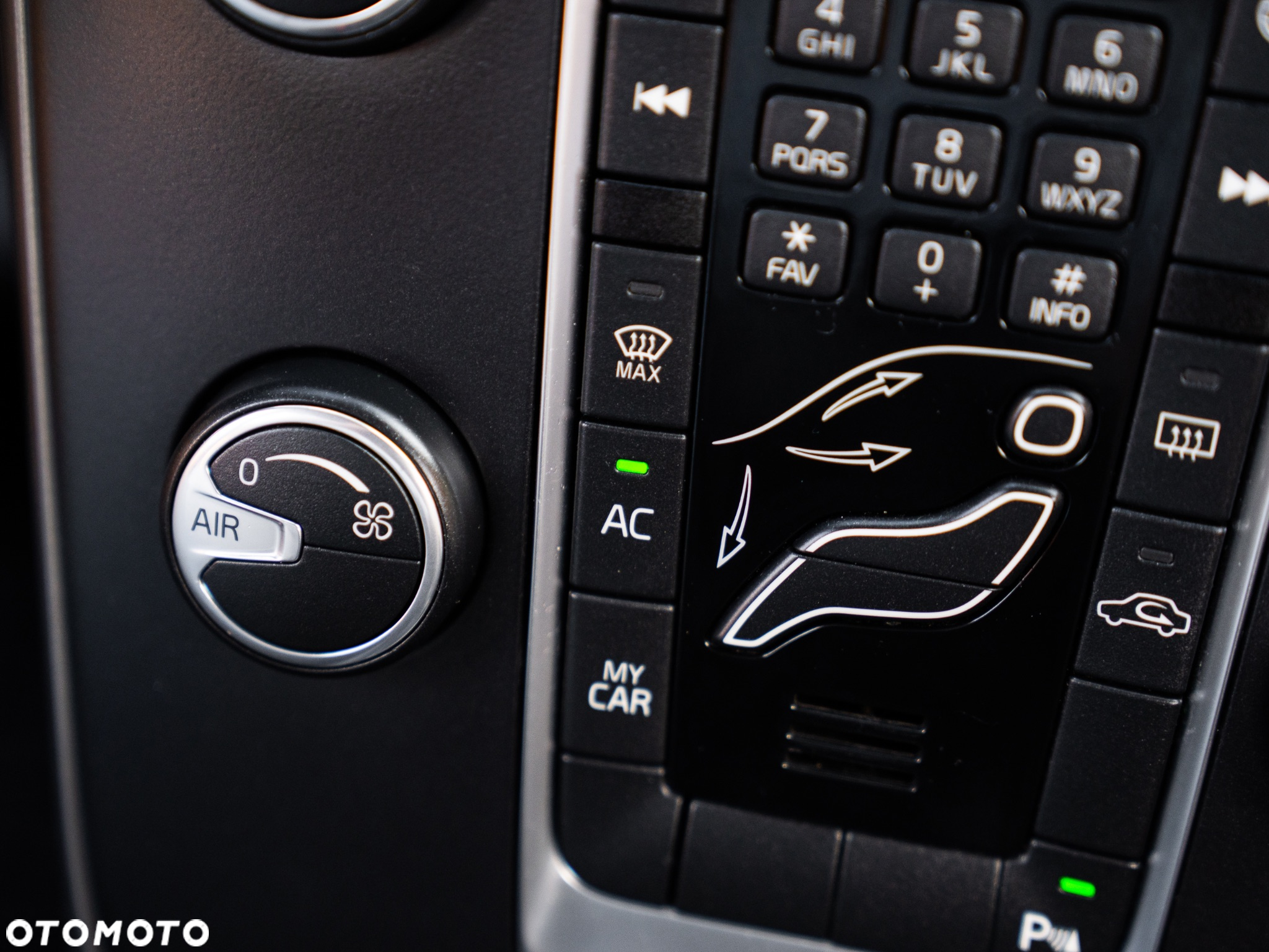Volvo V40 D2 Drive-E Momentum - 36