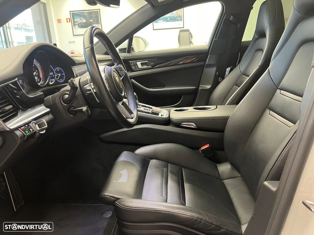 Porsche Panamera Sport Turismo 4 E-Hybrid - 23