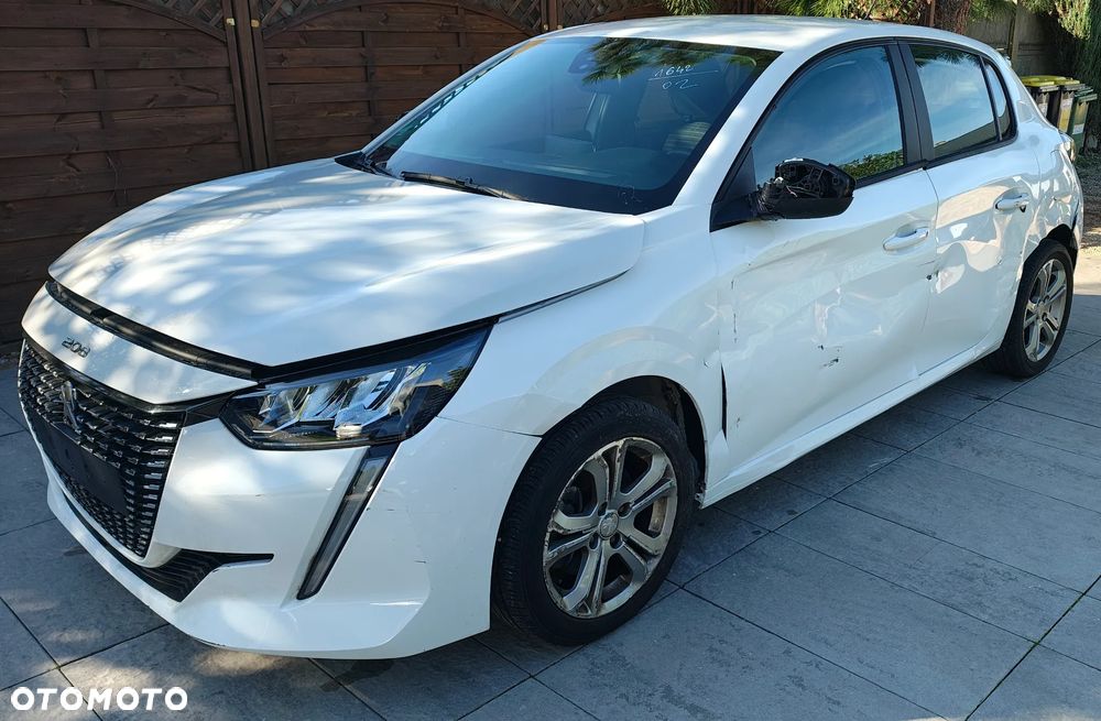 Peugeot 208 - 1
