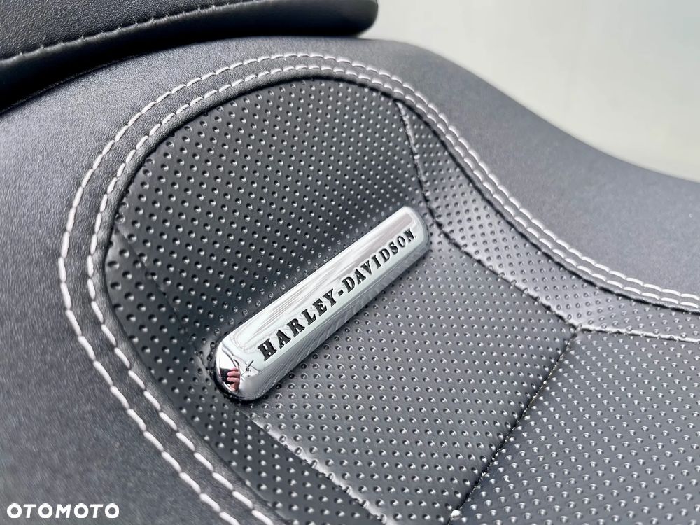 Harley-Davidson Softail Breakout - 6