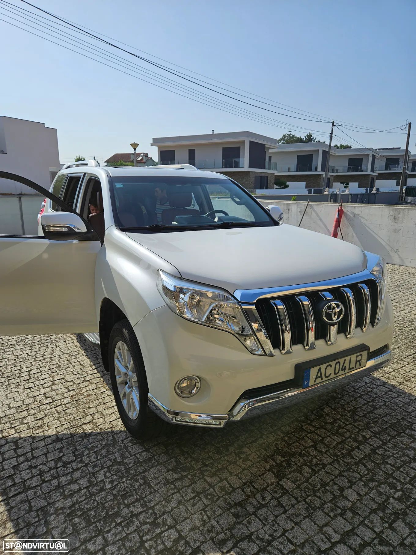 Toyota Land Cruiser - 1