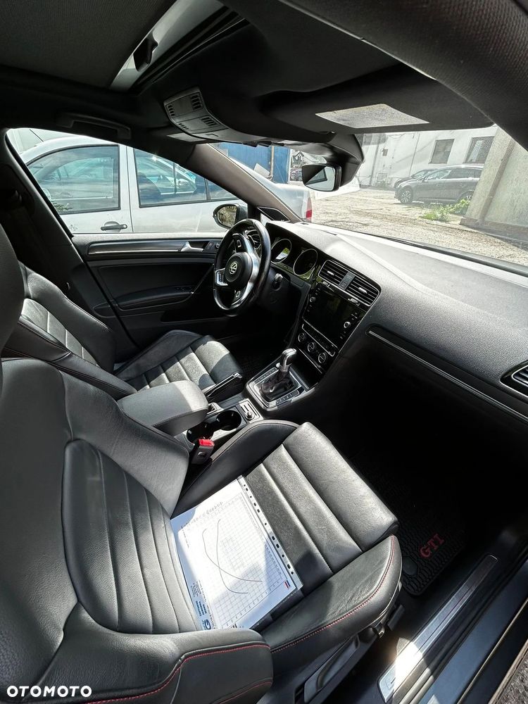 Volkswagen Golf 2.0 TSI GTI TCR DSG - 12