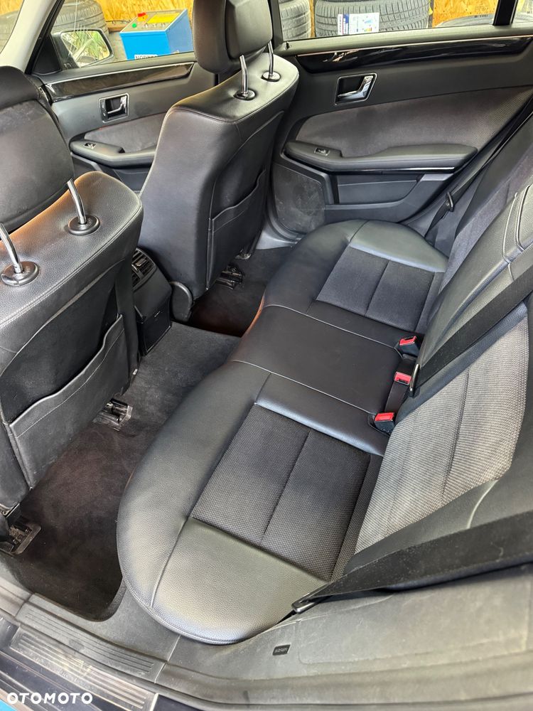 Mercedes-Benz Klasa E 220 BlueTEC 4Matic 7G-TRONIC Avantgarde - 20