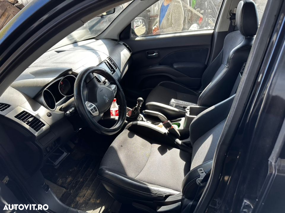 Peugeot 4007 motor 22HDI 4HN euro 4 2009 piese capota far bara geam interior roti jante usa plansa bord navigație GPS - 6