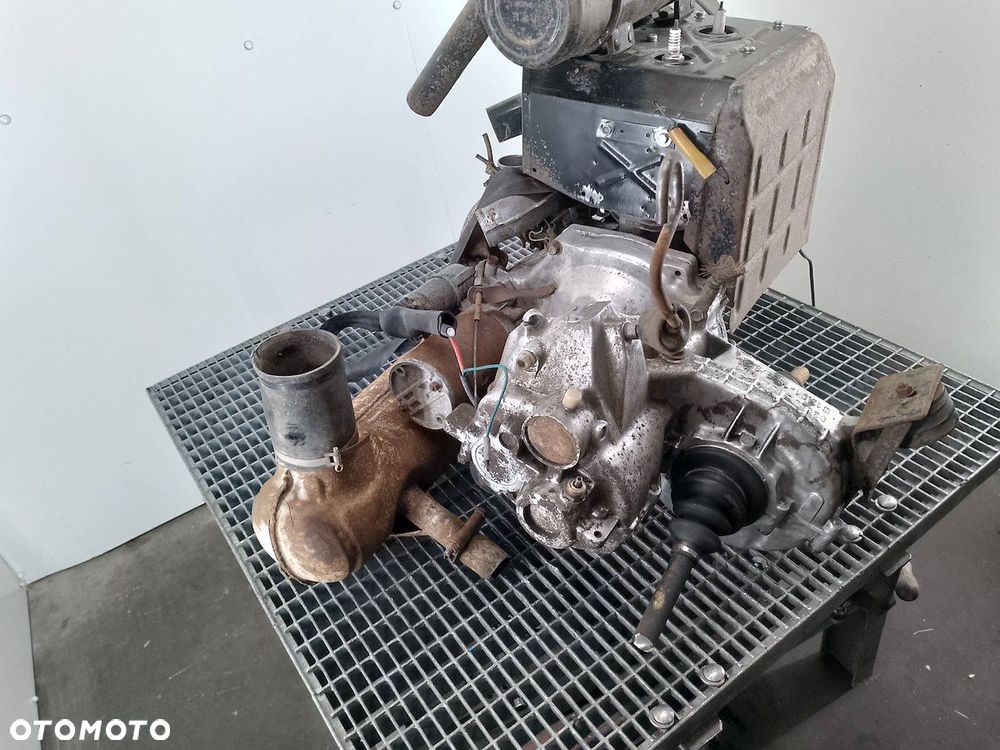 SILNIK KOMPLETNY+ SKRZYNIA BIEGÓW TRABANT 601 ( 64-90 ) 0.6 - 2