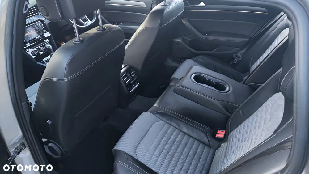 Volkswagen Passat - 24