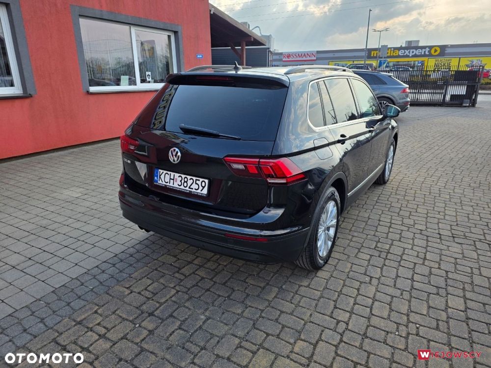Volkswagen Tiguan - 12