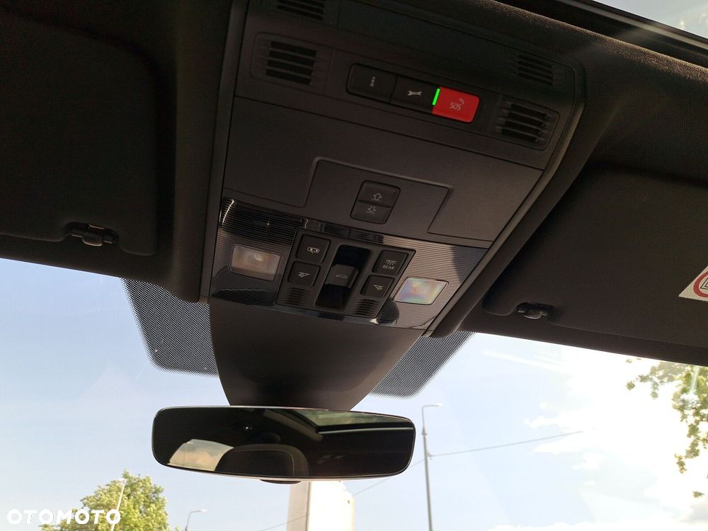Volkswagen Touran - 34