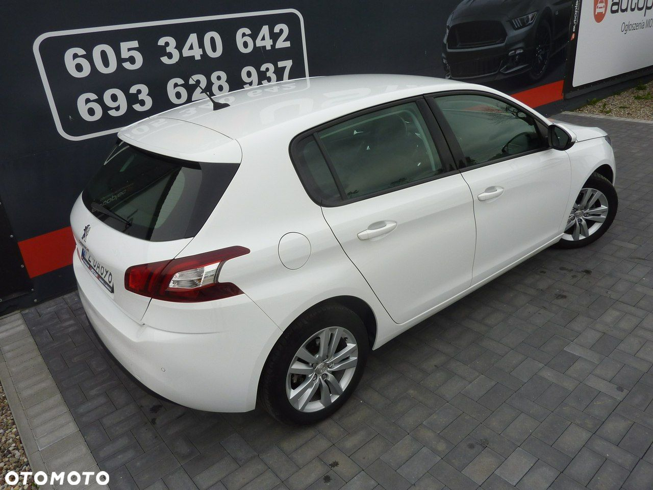 Peugeot 308 - 8