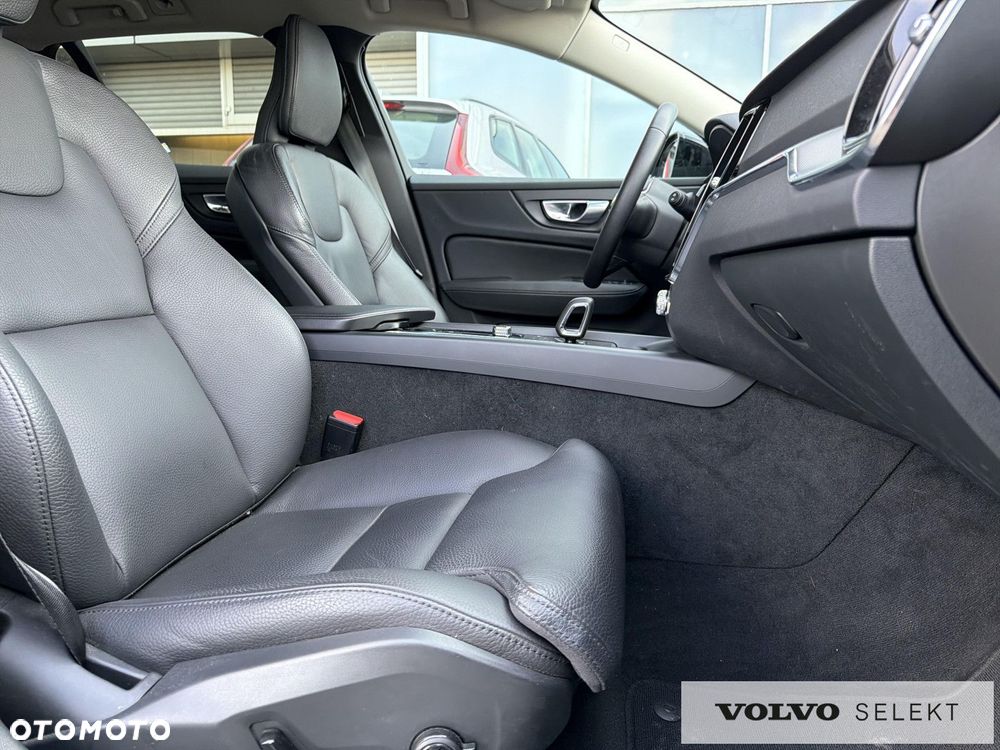 Volvo V60 Cross Country - 14