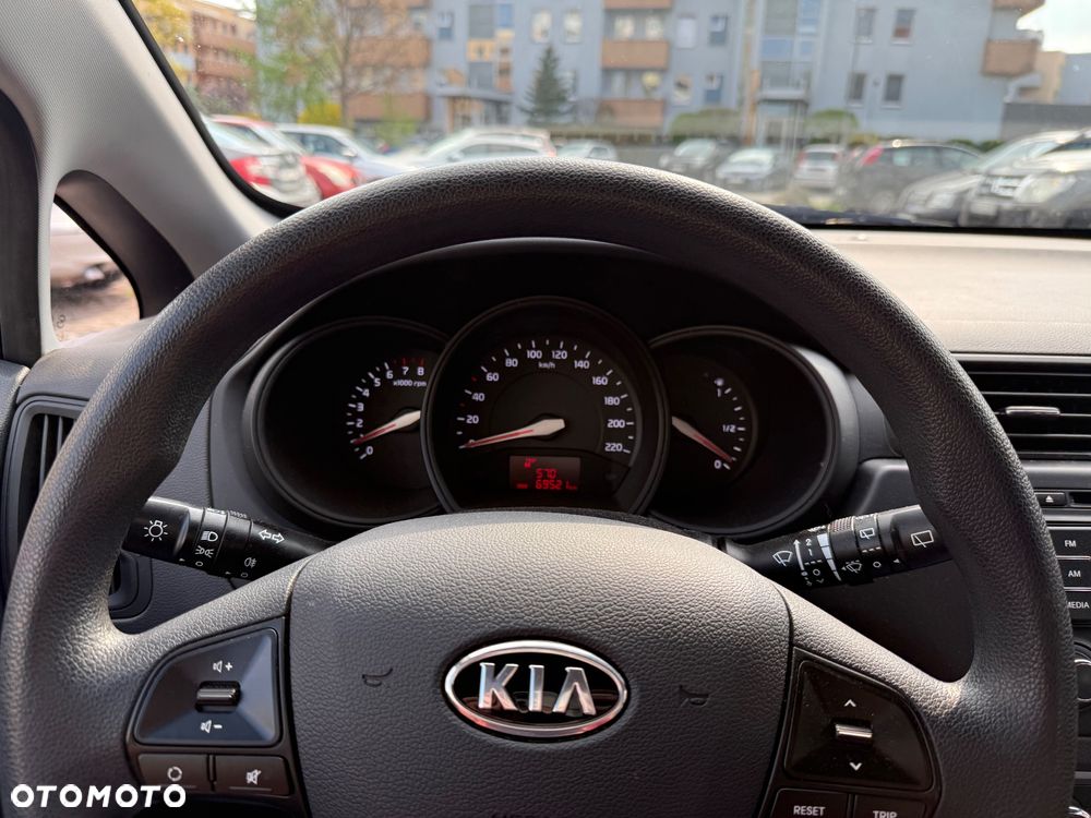 Kia Rio 1.2 Attract - 15