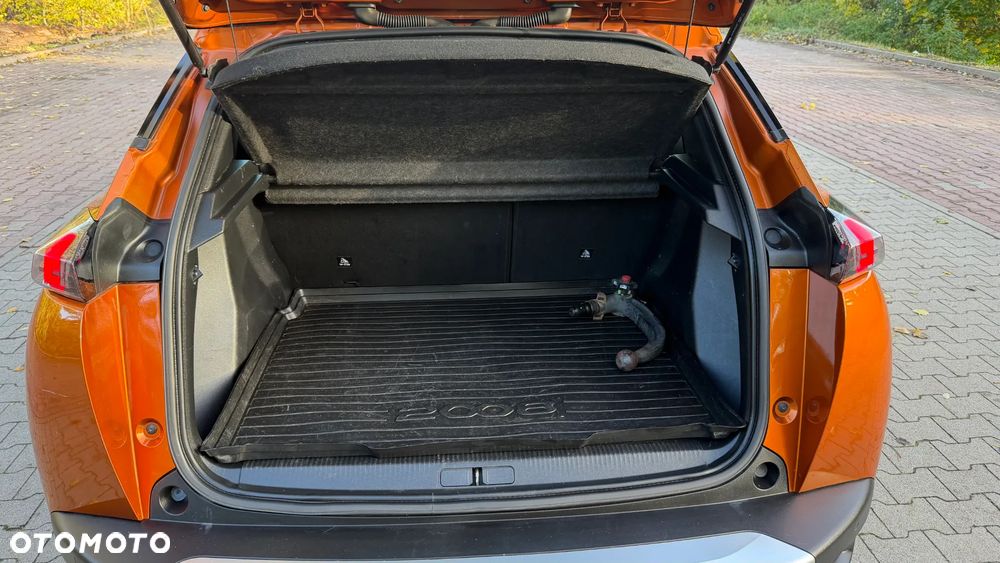 Peugeot 2008 1.2 PureTech Allure Pack S&S - 21
