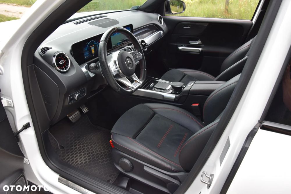 Mercedes-Benz GLB - 16
