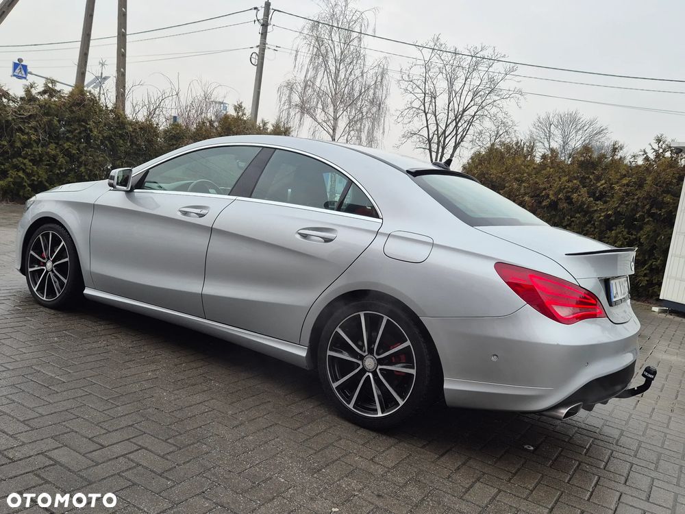 Mercedes-Benz CLA 180 AMG Line - 8