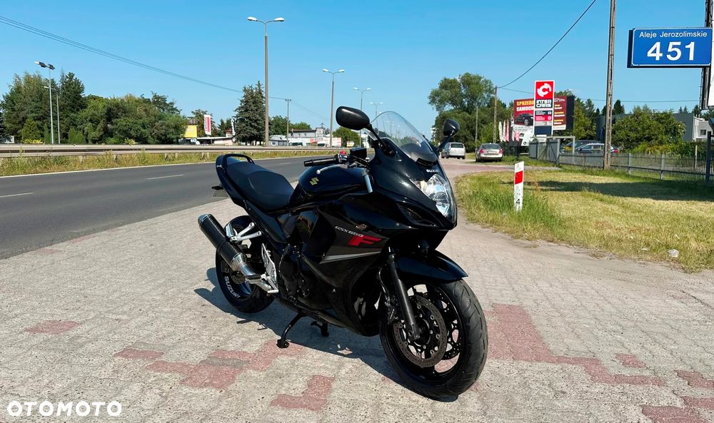Suzuki GSX - 8
