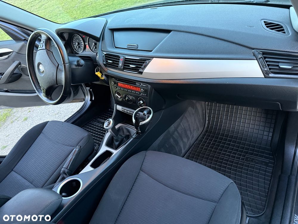BMW X1 sDrive16d Sport Line - 8