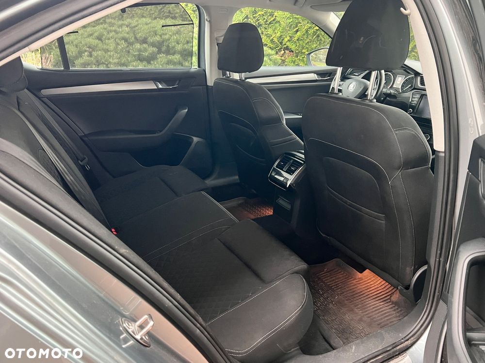 Skoda Superb 2.0 TDI Active DSG - 7