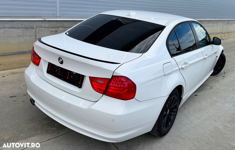 BMW Seria 3 320d DPF Edition Exclusive - 4