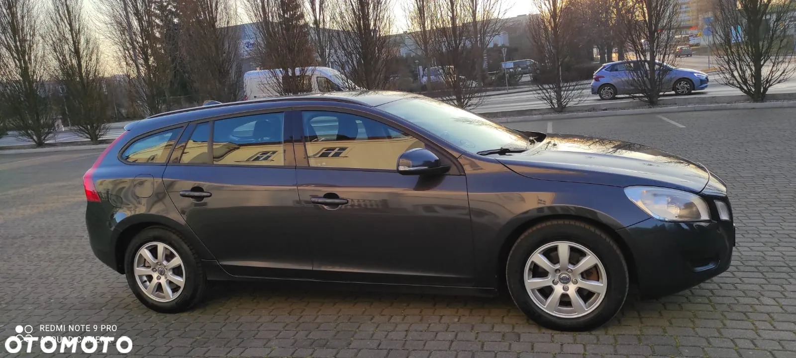 Volvo V60 2.0T Geartronic Powershift Kinetic - 23