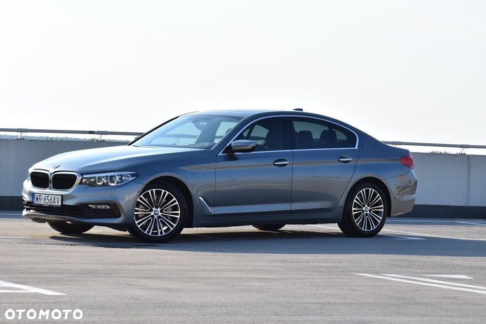 BMW Seria 5 530i xDrive Sport Line - 13