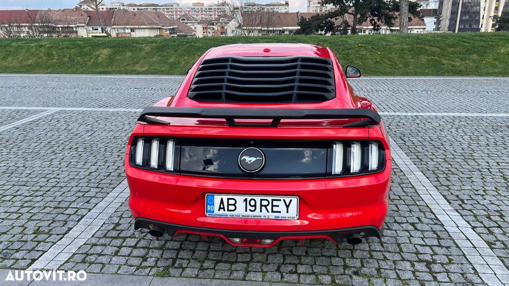 Ford Mustang - 10