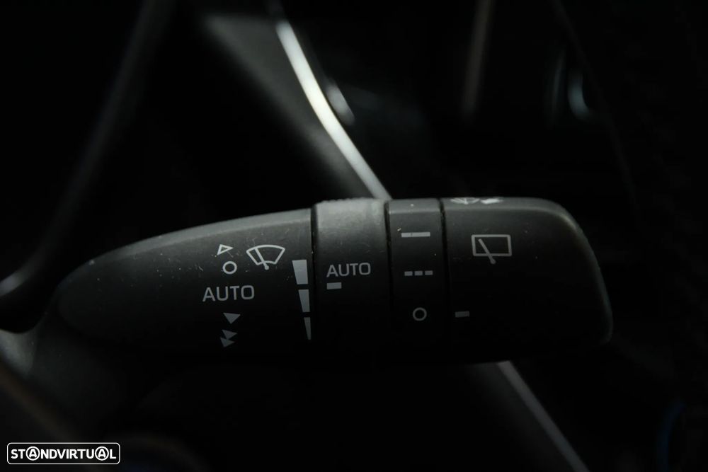 Toyota Corolla 2.0 Hybrid Square Collection - 20