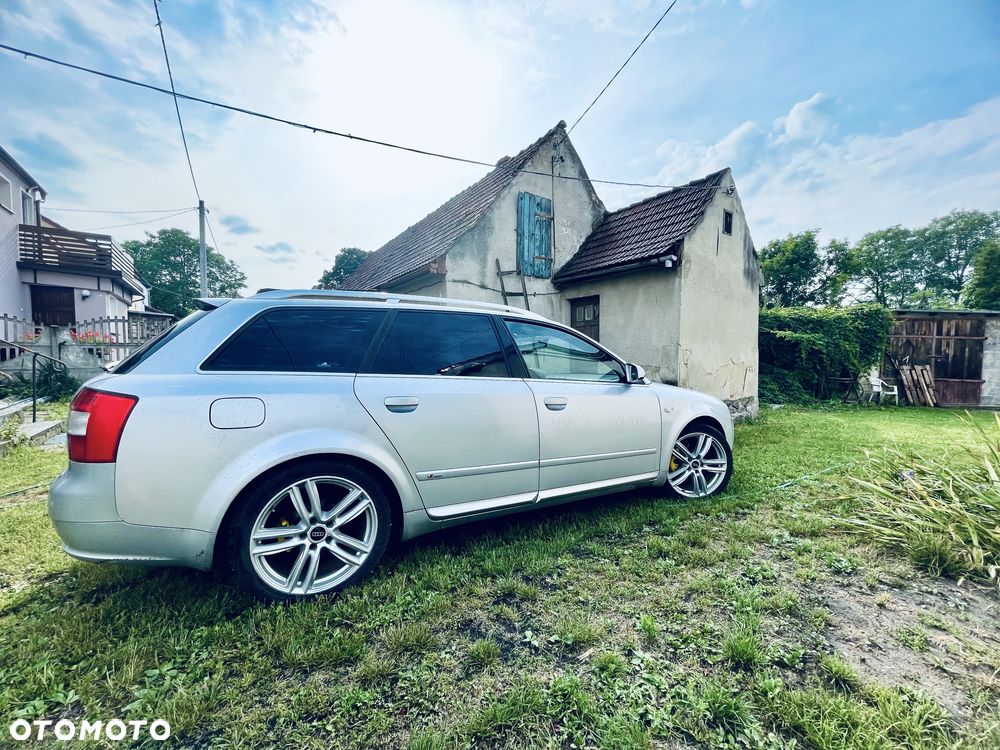 Audi A4 Limousine - 4